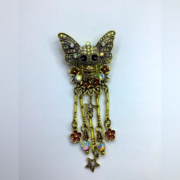 🎄🎄Gold Butterfly Sugar Skull Brooch with Crystal  Accents - Picture 1 of 3